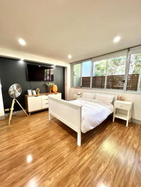 Modern Beachside Suite-Just Steps from Bondi Beach